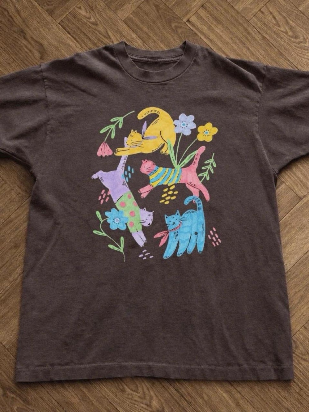 Gildan Brown Short Sleeve Tee with Colorful Cat Graphic